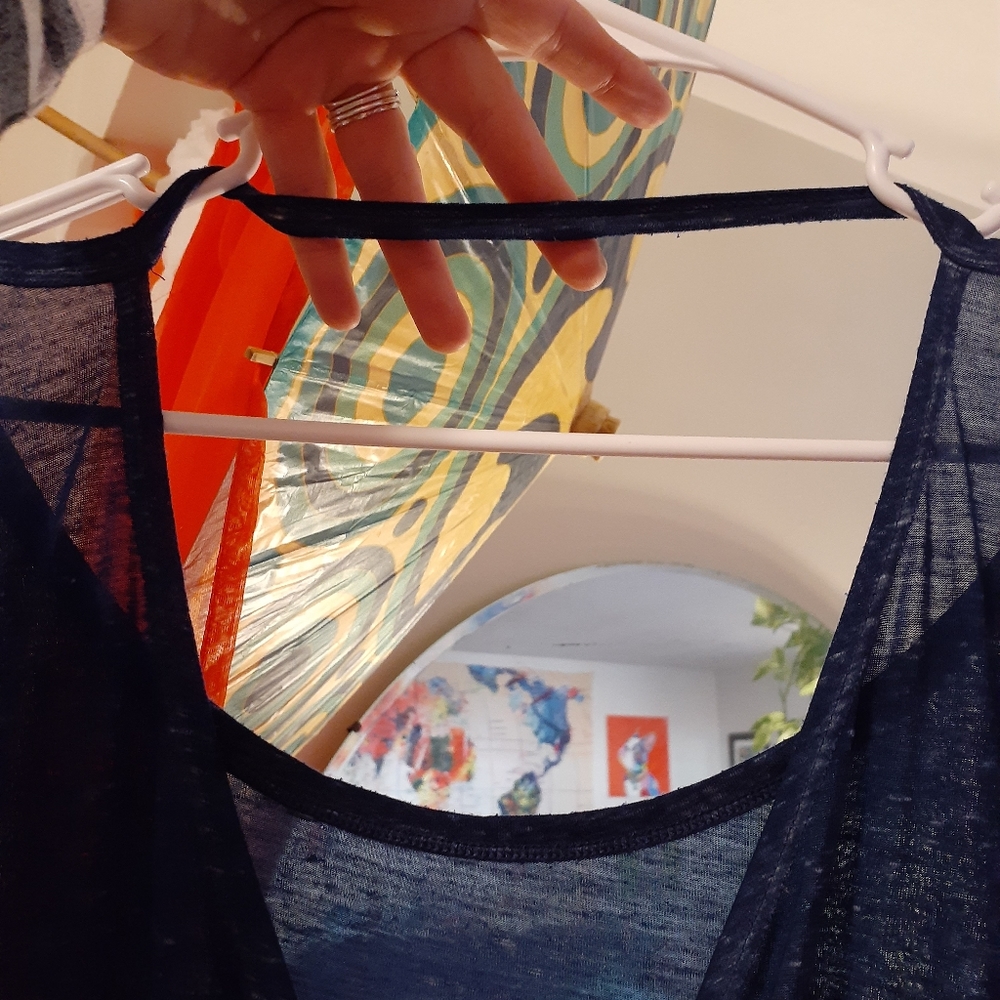 Top - Picture 4 of 7